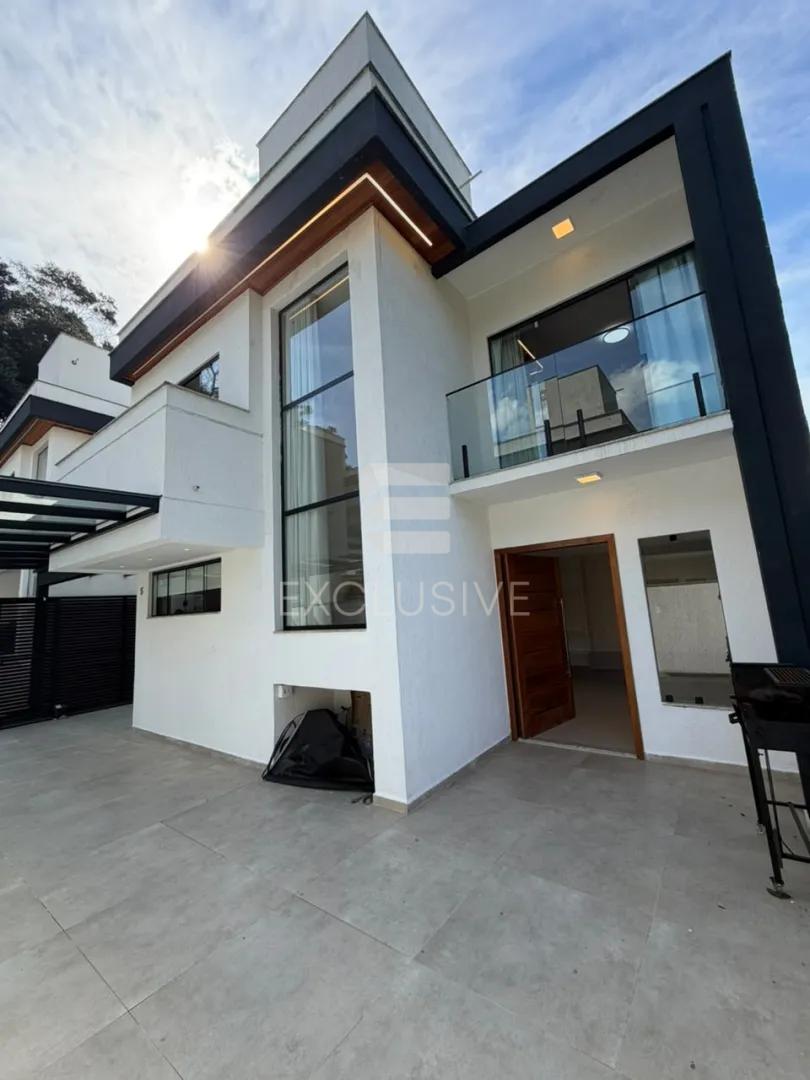 Casa com 2 Su&iacute;tes &agrave; venda, por R$ 780.000,00 - C&ocirc;nego - Nova Friburgo/RJ  Nova Friburgo - 