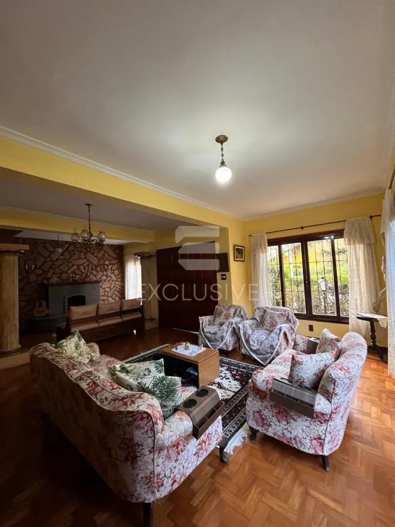 Casa com 5 dormit&oacute;rios &agrave; venda, 368 m&sup2; por R$ 1.750.000,00 - C&ocirc;nego - Nova Friburgo/RJ Rua Dom João VI Nova Friburgo - 