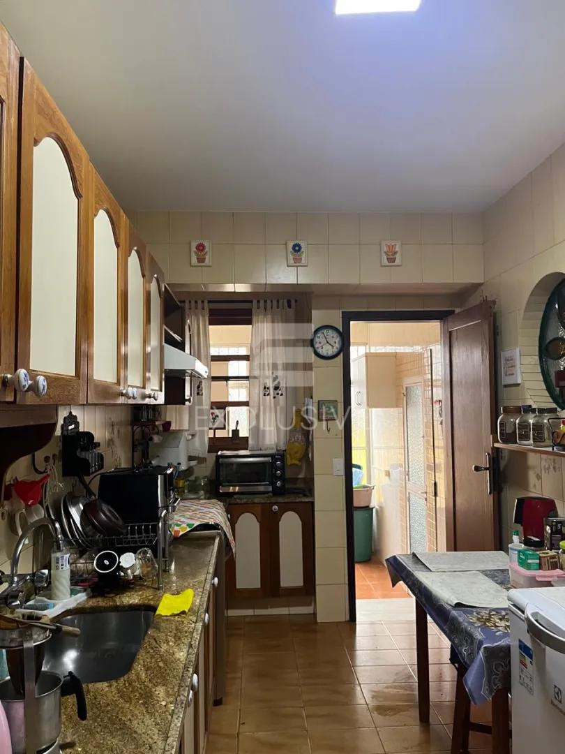 Casa com 5 dormit&oacute;rios &agrave; venda, 368 m&sup2; por R$ 1.750.000,00 - C&ocirc;nego - Nova Friburgo/RJ Rua Dom João VI Nova Friburgo - 