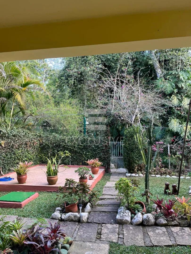 Casa com 5 dormit&oacute;rios &agrave; venda, 368 m&sup2; por R$ 1.750.000,00 - C&ocirc;nego - Nova Friburgo/RJ Rua Dom João VI Nova Friburgo - 