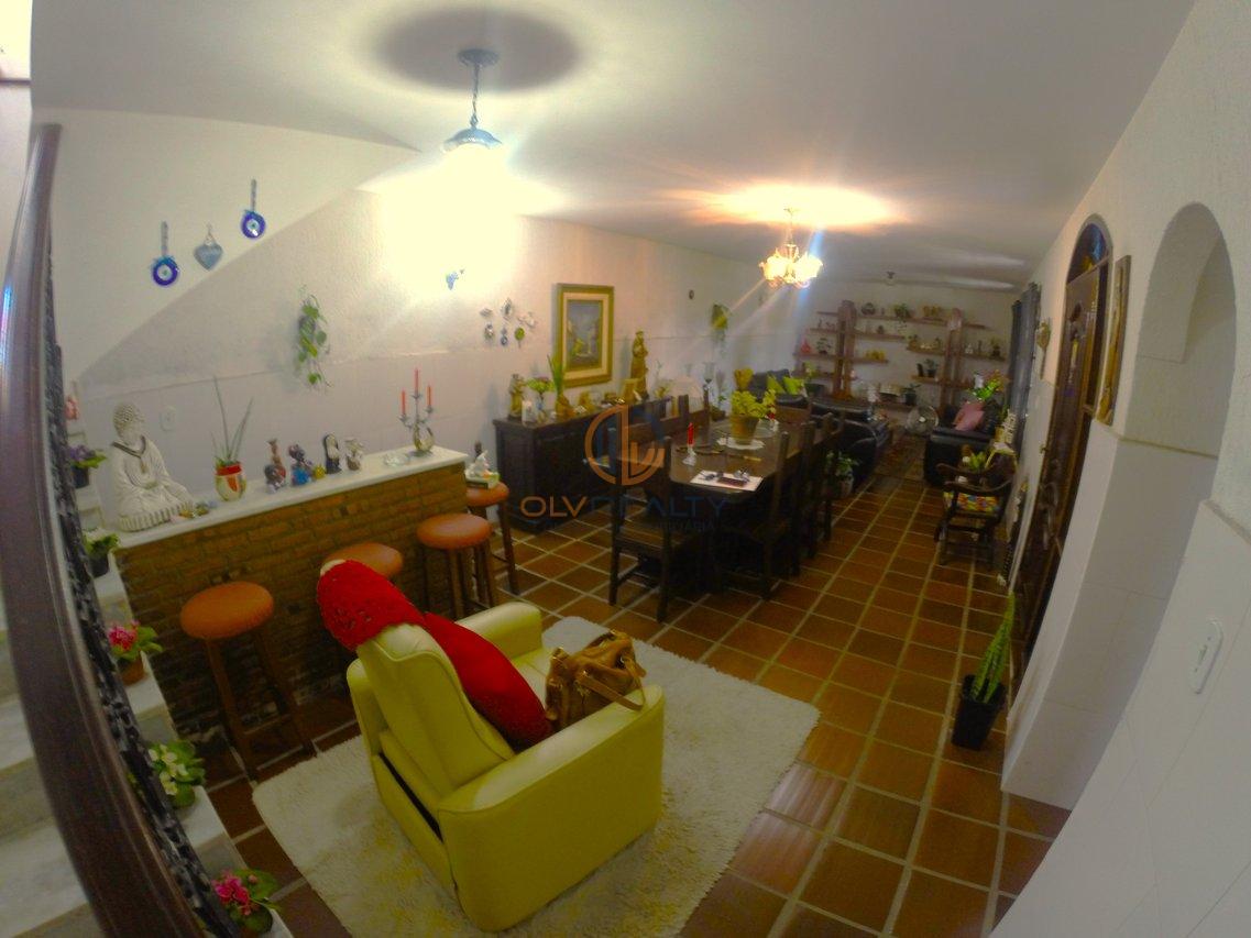 Linda Casa de esquina com 3Q, suíte, piscina no Engenho do Mato | Niterói/RJ Rua dos Jequitibas  Niterói - 