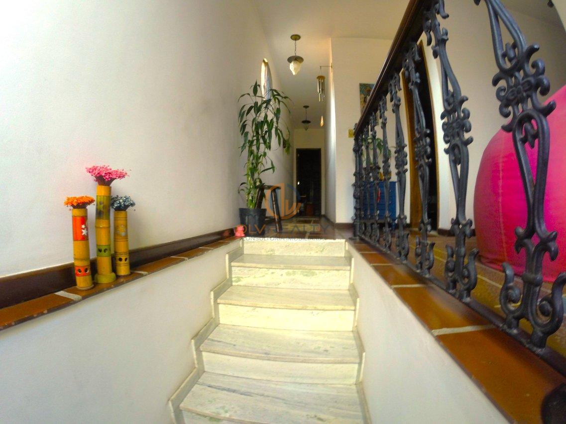 Linda Casa de esquina com 3Q, suíte, piscina no Engenho do Mato | Niterói/RJ Rua dos Jequitibas  Niterói - 