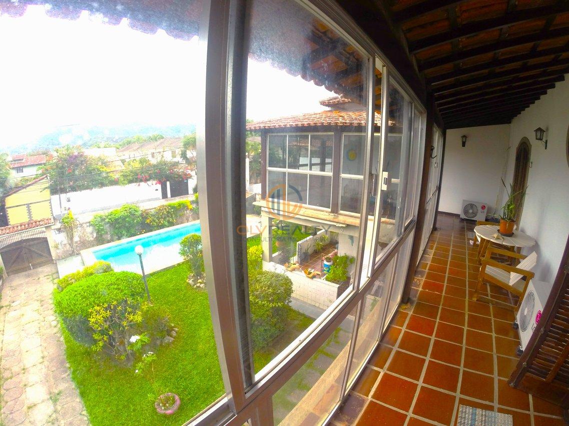 Linda Casa de esquina com 3Q, suíte, piscina no Engenho do Mato | Niterói/RJ Rua dos Jequitibas  Niterói - 