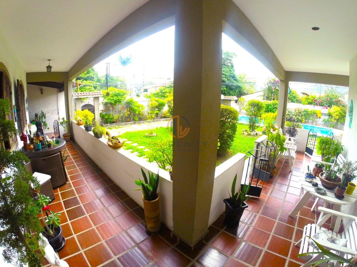 Linda Casa de esquina com 3Q, suíte, piscina no Engenho do Mato | Niterói/RJ Rua dos Jequitibas  Niterói - 