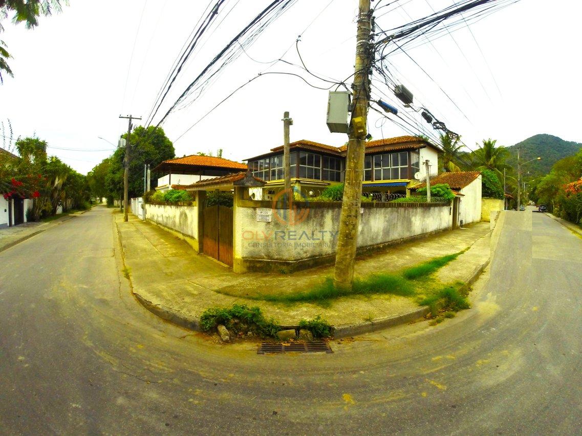 Linda Casa de esquina com 3Q, suíte, piscina no Engenho do Mato | Niterói/RJ Rua dos Jequitibas  Niterói - 