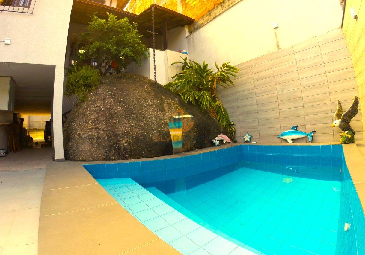 Linda e Charmosa Casa de 3 suítes + piscina e área de lazer | Itaipu - Maravista - Niterói - 