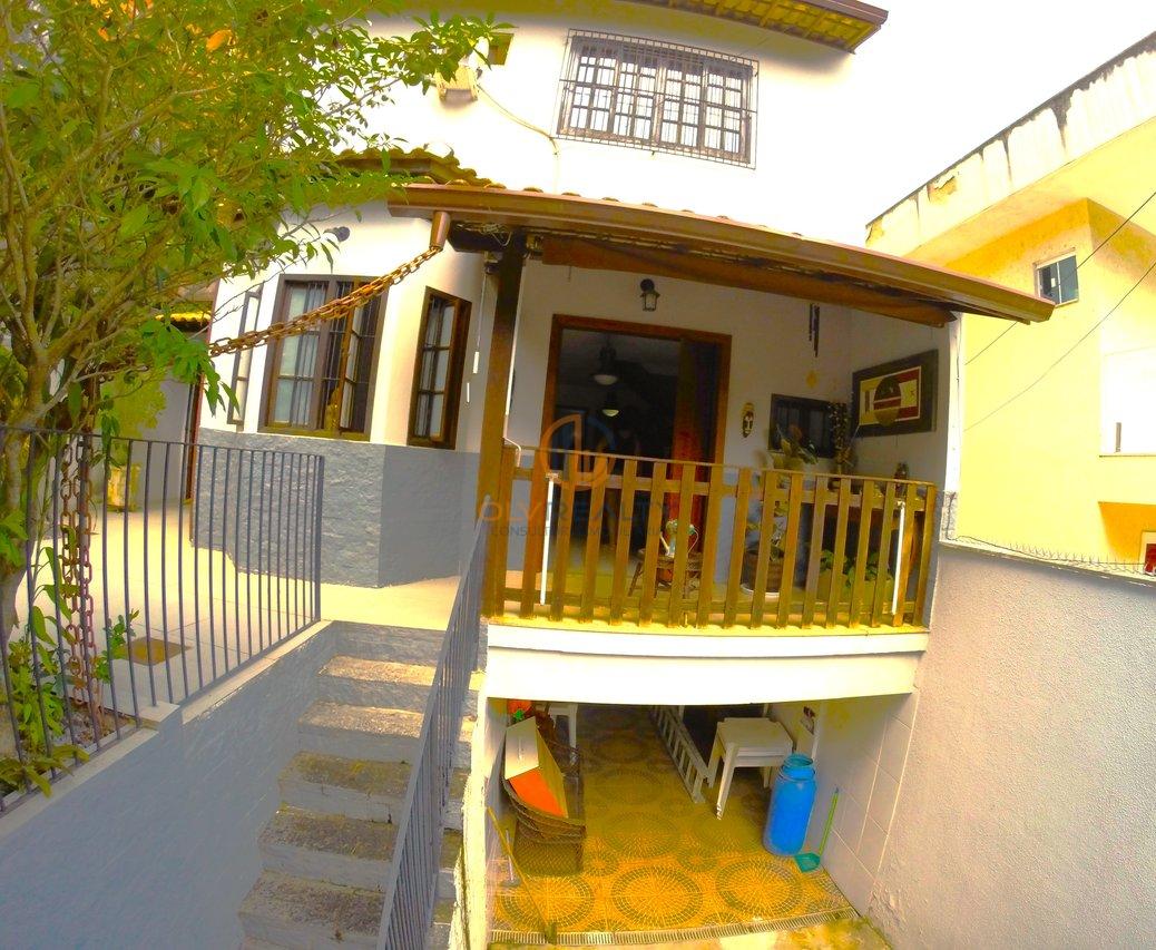 Linda e Charmosa Casa de 3 suítes + piscina e área de lazer | Itaipu - Maravista - Niterói - 