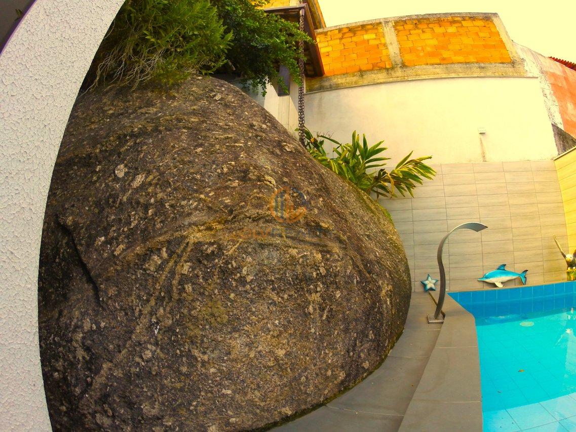 Linda e Charmosa Casa de 3 suítes + piscina e área de lazer | Itaipu - Maravista - Niterói - 