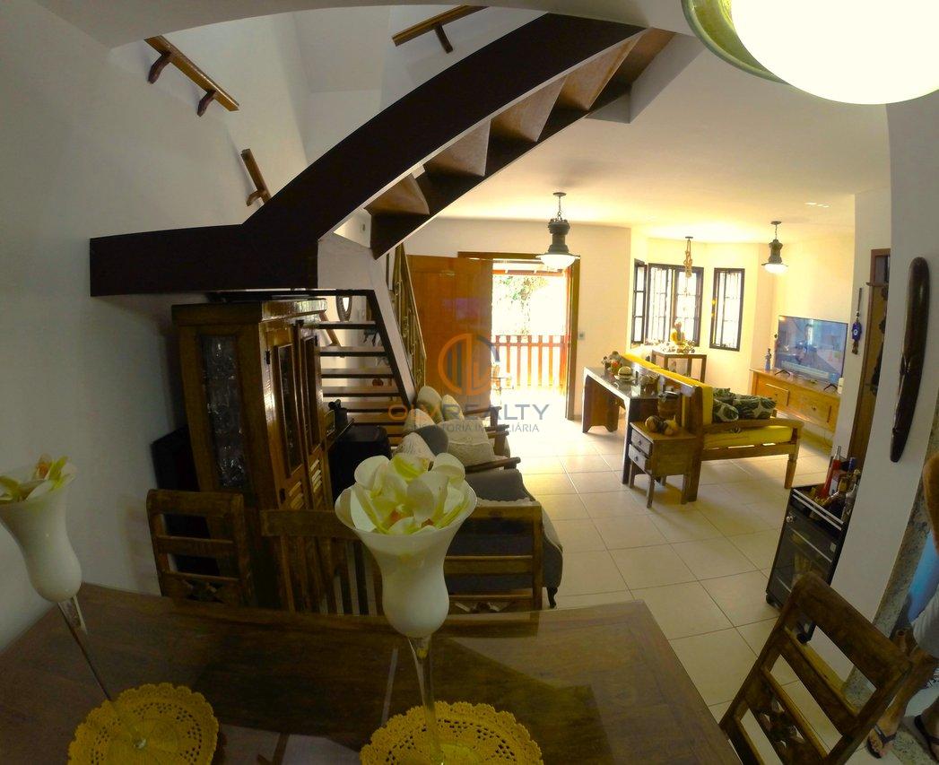 Linda e Charmosa Casa de 3 suítes + piscina e área de lazer | Itaipu - Maravista - Niterói - 