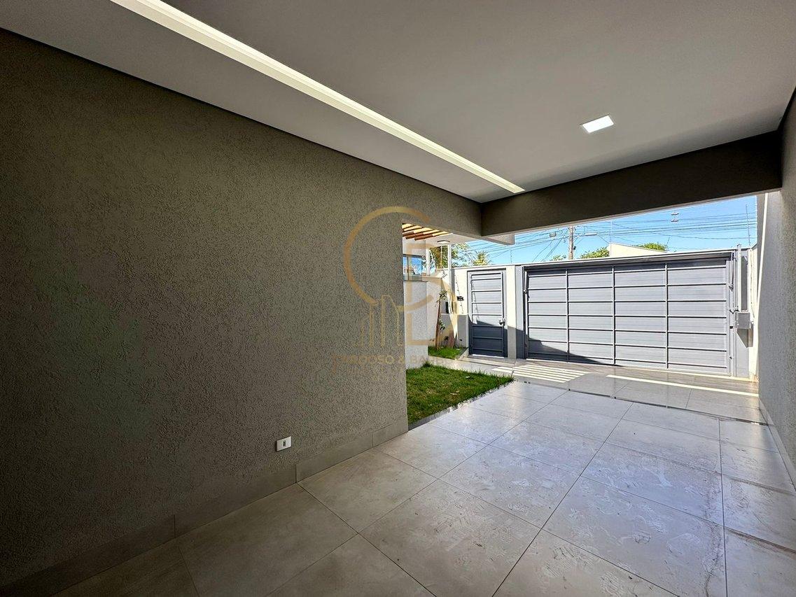 CASA TERRÉA NO JARDIM ITATIAIA, PRÓXIMO À LAGOA - Campo Grande - 