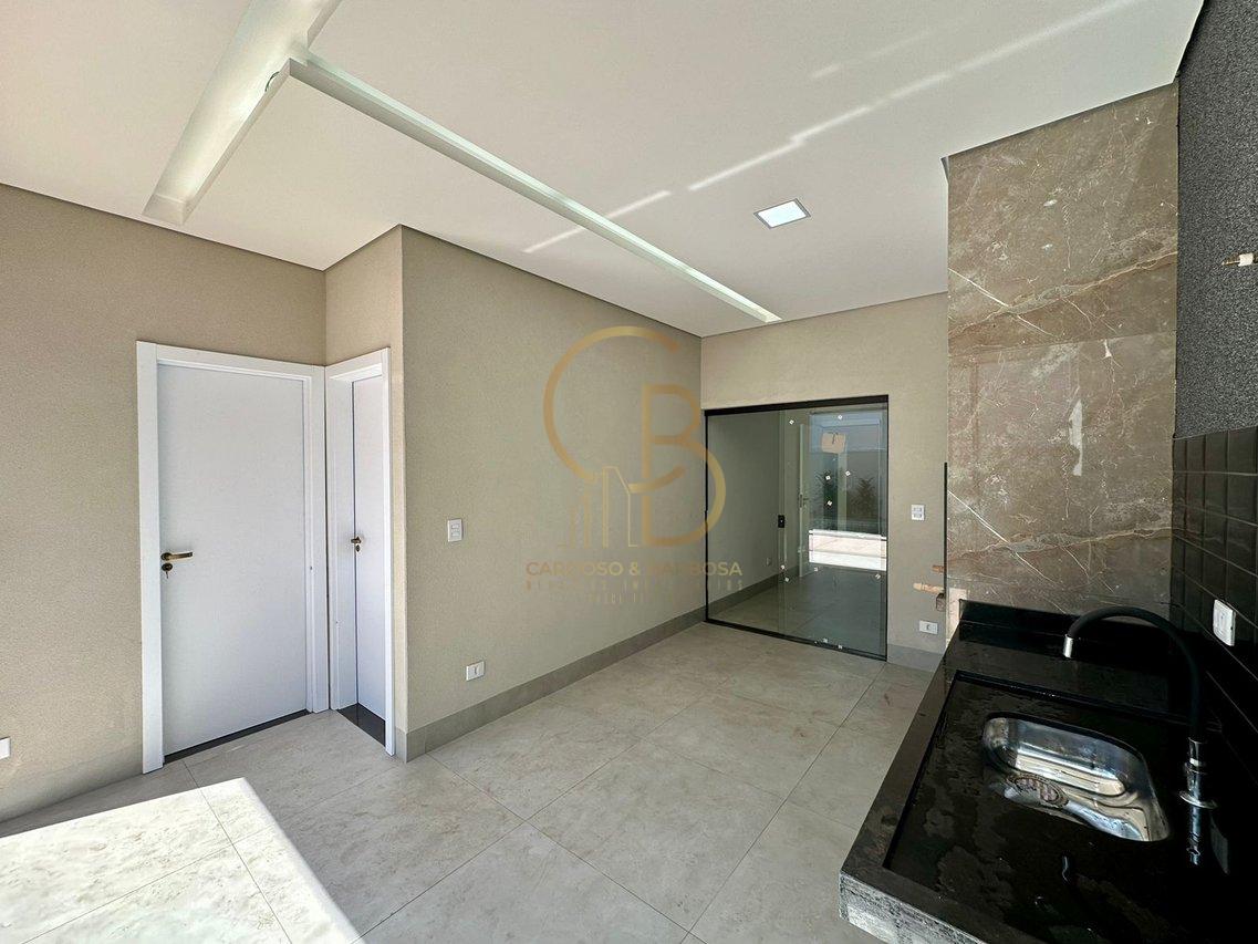 CASA TERRÉA NO JARDIM ITATIAIA, PRÓXIMO À LAGOA - Campo Grande - 