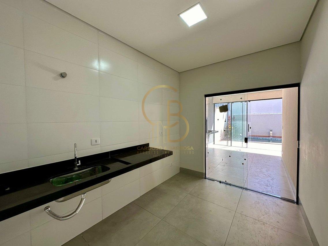 CASA TERRÉA NO JARDIM ITATIAIA, PRÓXIMO À LAGOA - Campo Grande - 