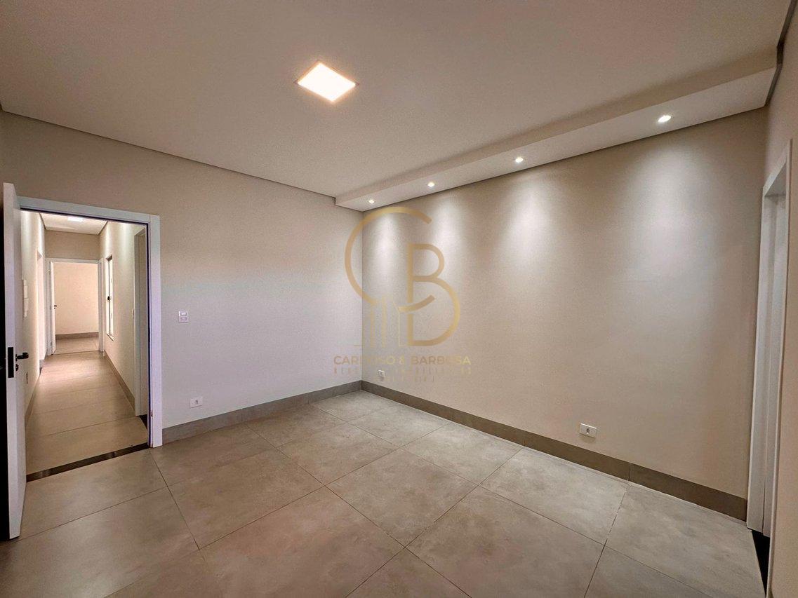 CASA TERRÉA NO JARDIM ITATIAIA, PRÓXIMO À LAGOA - Campo Grande - 