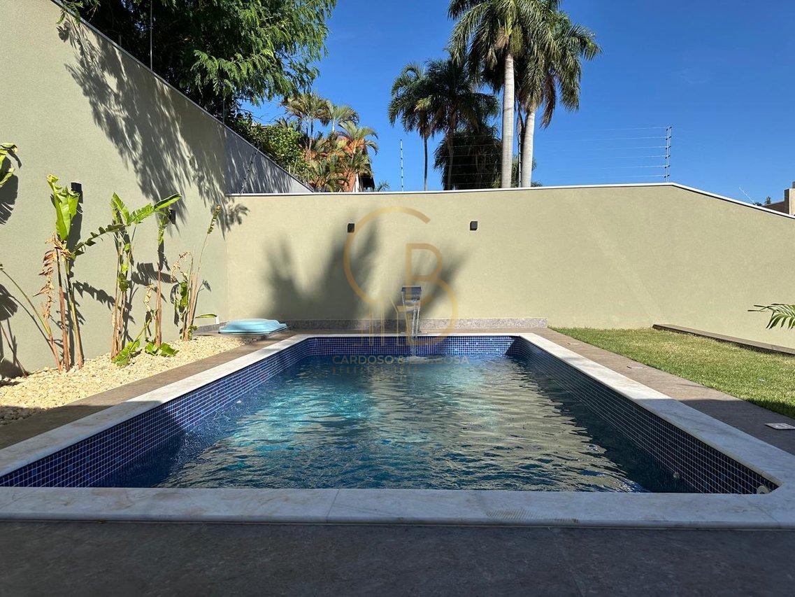 MARAVILHOSO IMÓVEL COM FACHADA MODERNA EM BRISE DE ALUMÍNIO - Campo Grande - 