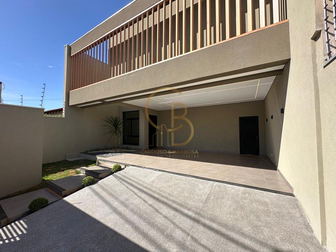 MARAVILHOSO IMÓVEL COM FACHADA MODERNA EM BRISE DE ALUMÍNIO - Campo Grande - 