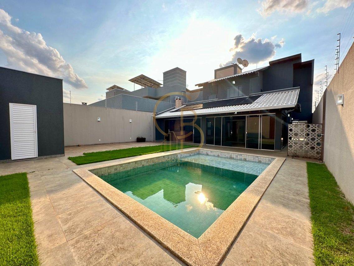SOBRADO ESPAÇOSO COM PISCINA AQUECIDA - Campo Grande - 