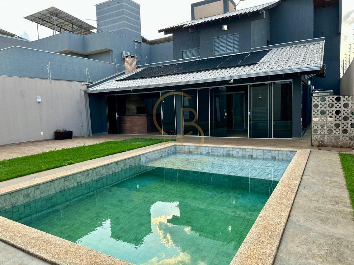 SOBRADO ESPAÇOSO COM PISCINA AQUECIDA - Campo Grande - 