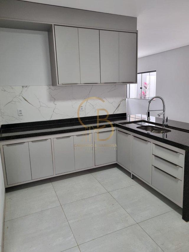 LINDA CASA T&Eacute;RREA COM PLANEJADOS - JARDIM LEBLON  Campo Grande - 