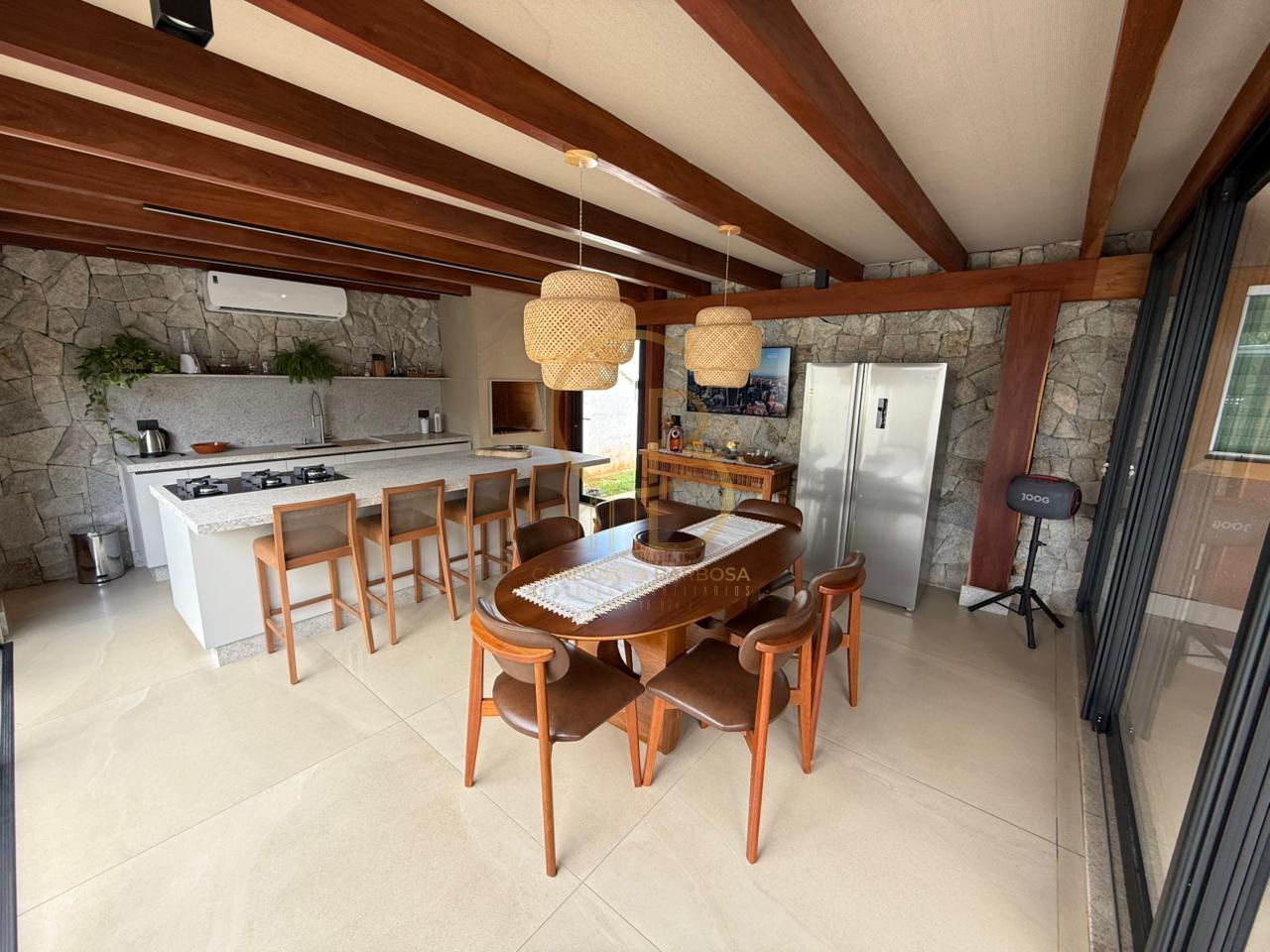 CHARMOSA RESID&Ecirc;NCIA EM BAIRRO TRANQUILO  Campo Grande - 