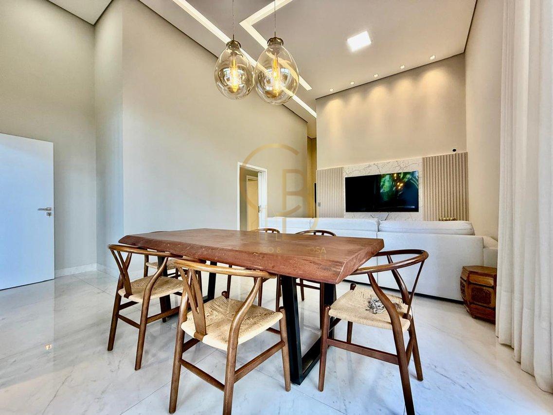 ALPHAVILLE II: CASA CLEAN, SOFISTICADA E PRONTA PARA MORAR – PORTEIRA FECHADA - Campo Grande - 