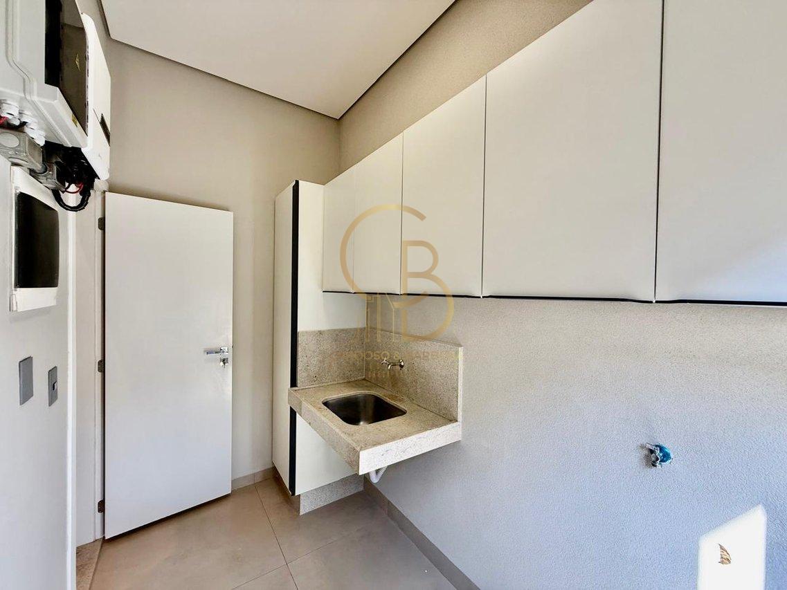 ALPHAVILLE II: CASA CLEAN, SOFISTICADA E PRONTA PARA MORAR – PORTEIRA FECHADA - Campo Grande - 