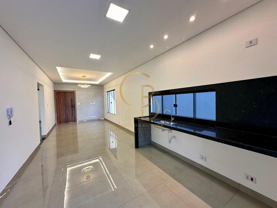 ESTILO E CONFORTO: CASA MODERNA COM PISCINA E SUÍTE - Campo Grande - 