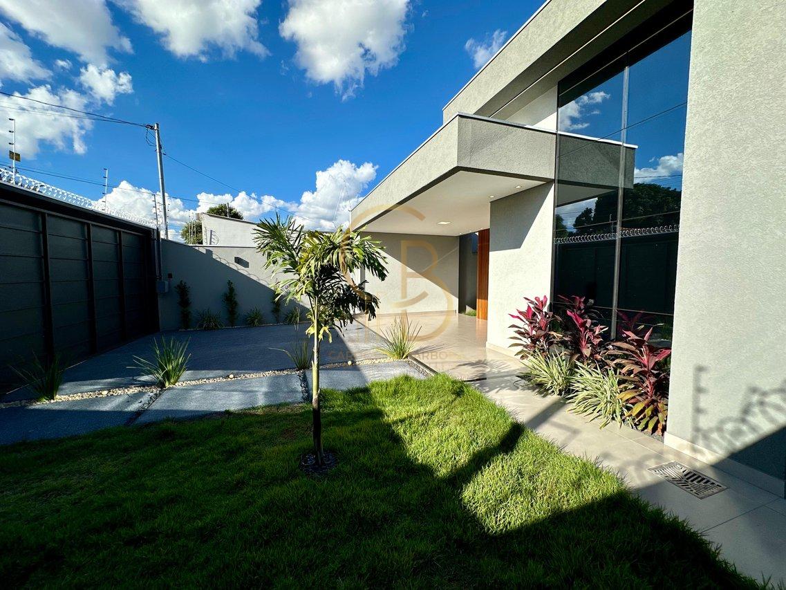 ESTILO E CONFORTO: CASA MODERNA COM PISCINA E SUÍTE - Campo Grande - 