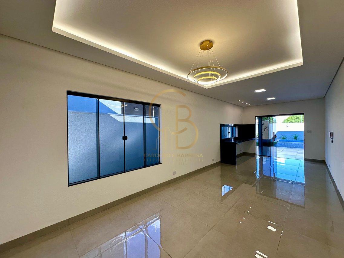 ESTILO E CONFORTO: CASA MODERNA COM PISCINA E SUÍTE - Campo Grande - 
