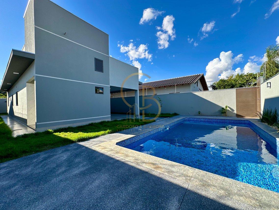 ESTILO E CONFORTO: CASA MODERNA COM PISCINA E SUÍTE - Campo Grande - 