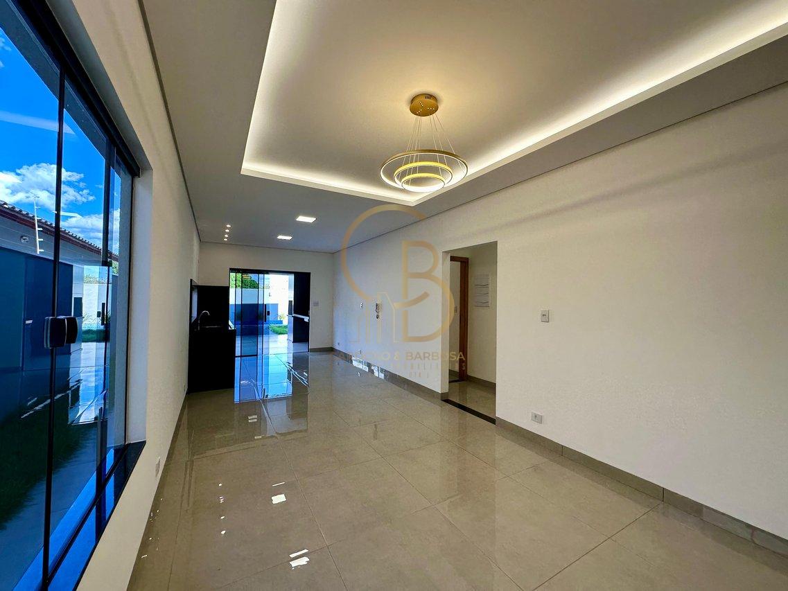 ESTILO E CONFORTO: CASA MODERNA COM PISCINA E SUÍTE - Campo Grande - 