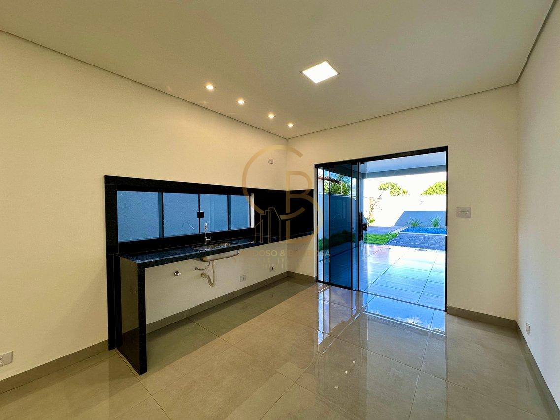 ESTILO E CONFORTO: CASA MODERNA COM PISCINA E SUÍTE - Campo Grande - 