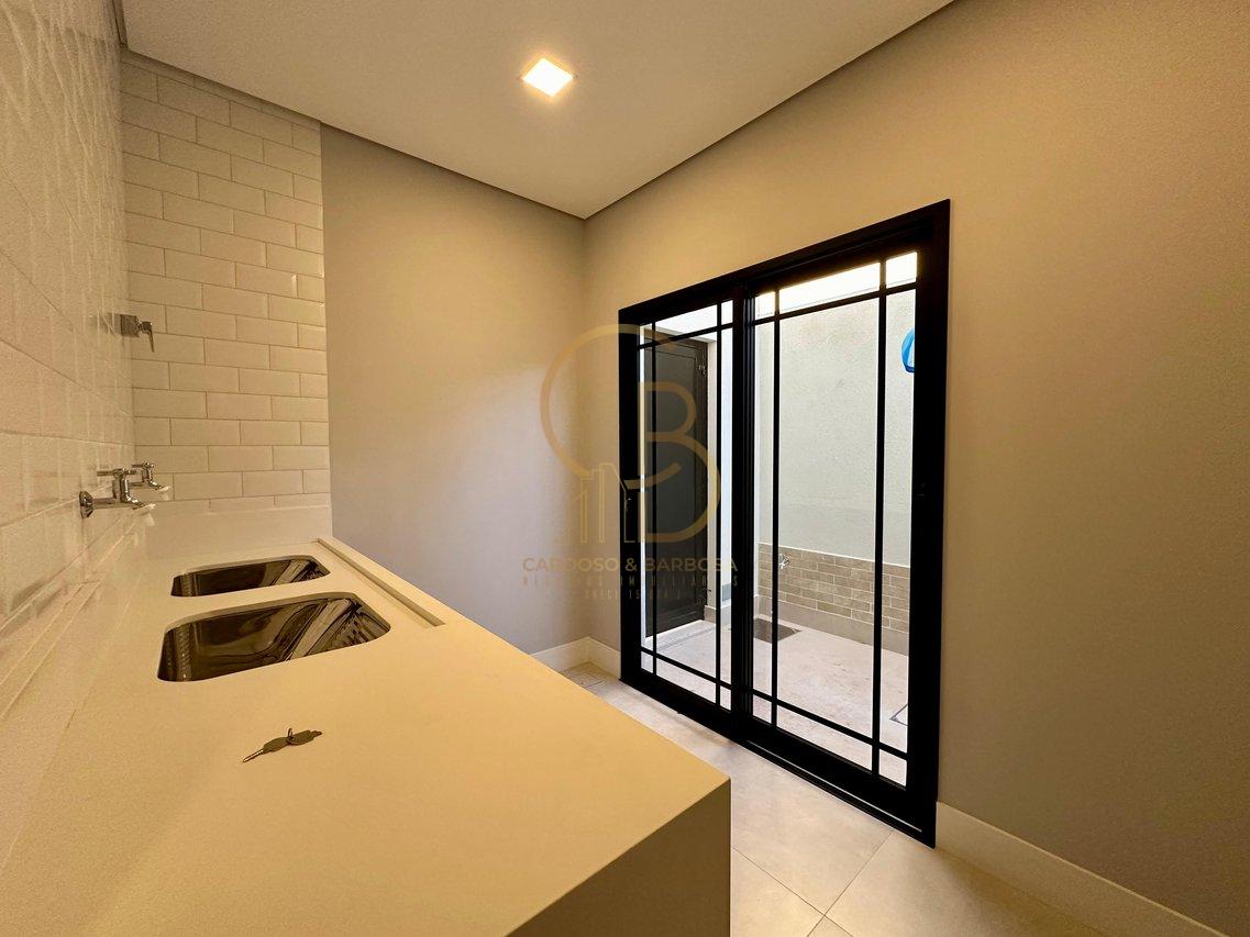 SOBRADO LUXUOSO E INTELIGENTE NO EXCLUSIVO RESIDENCIAL AMANTINI - Campo Grande - 