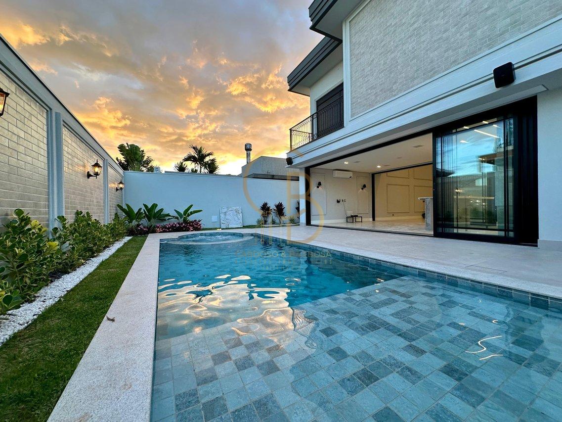 SOBRADO LUXUOSO E INTELIGENTE NO EXCLUSIVO RESIDENCIAL AMANTINI - Campo Grande - 