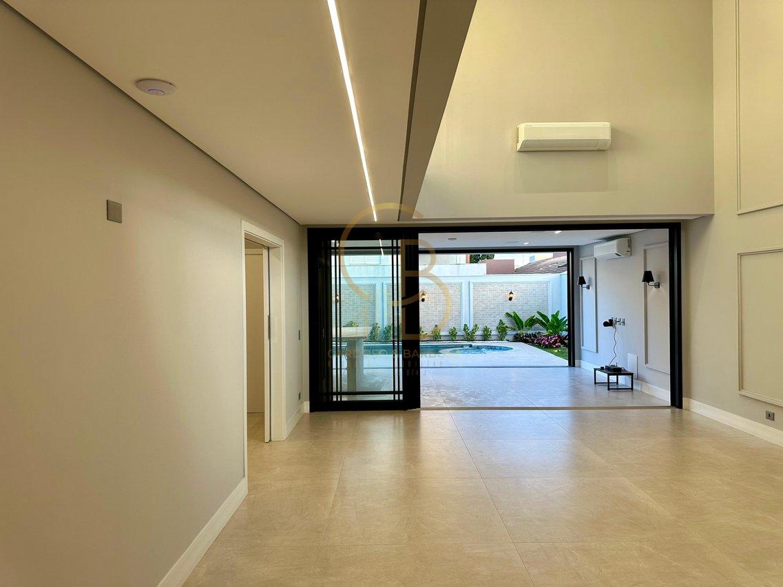 SOBRADO LUXUOSO E INTELIGENTE NO EXCLUSIVO RESIDENCIAL AMANTINI - Campo Grande - 