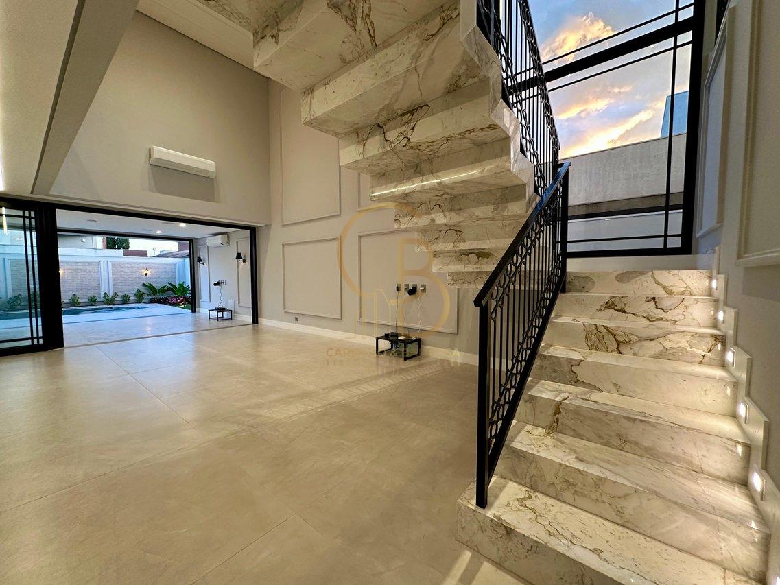 SOBRADO LUXUOSO E INTELIGENTE NO EXCLUSIVO RESIDENCIAL AMANTINI - Campo Grande - 