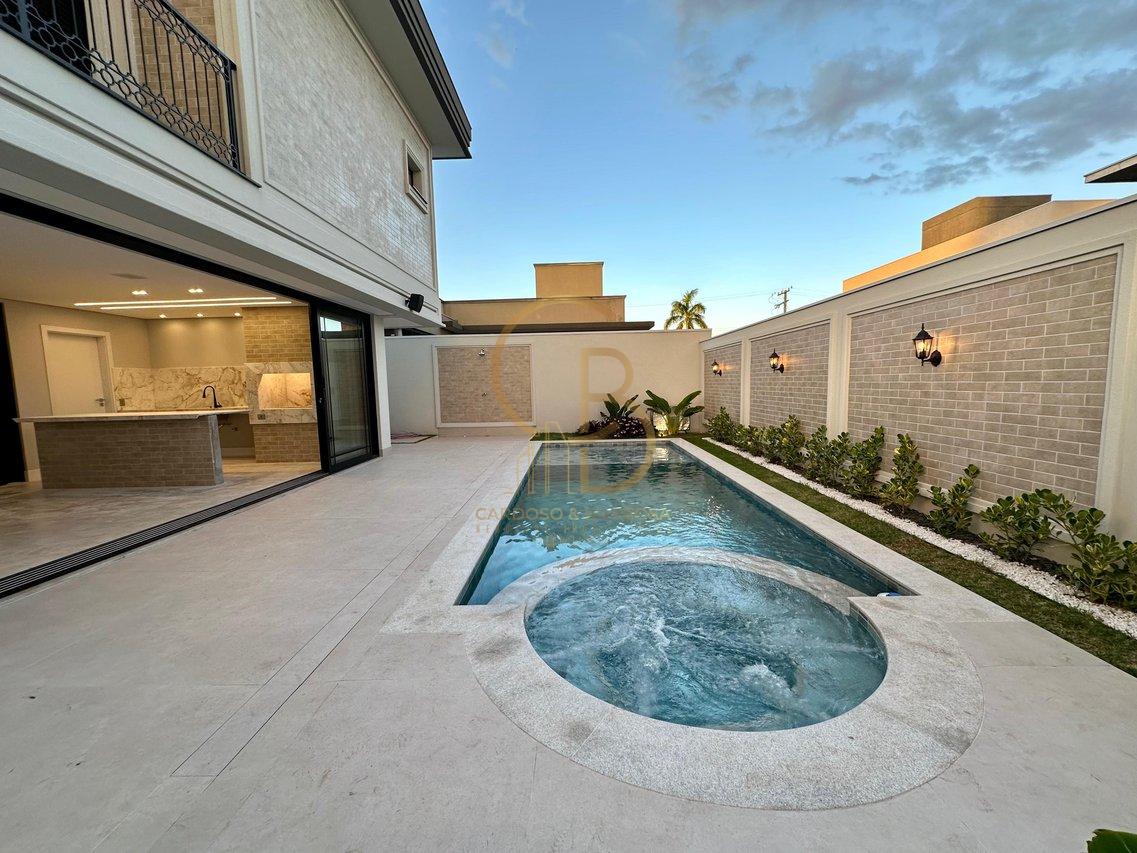 SOBRADO LUXUOSO E INTELIGENTE NO EXCLUSIVO RESIDENCIAL AMANTINI - Campo Grande - 