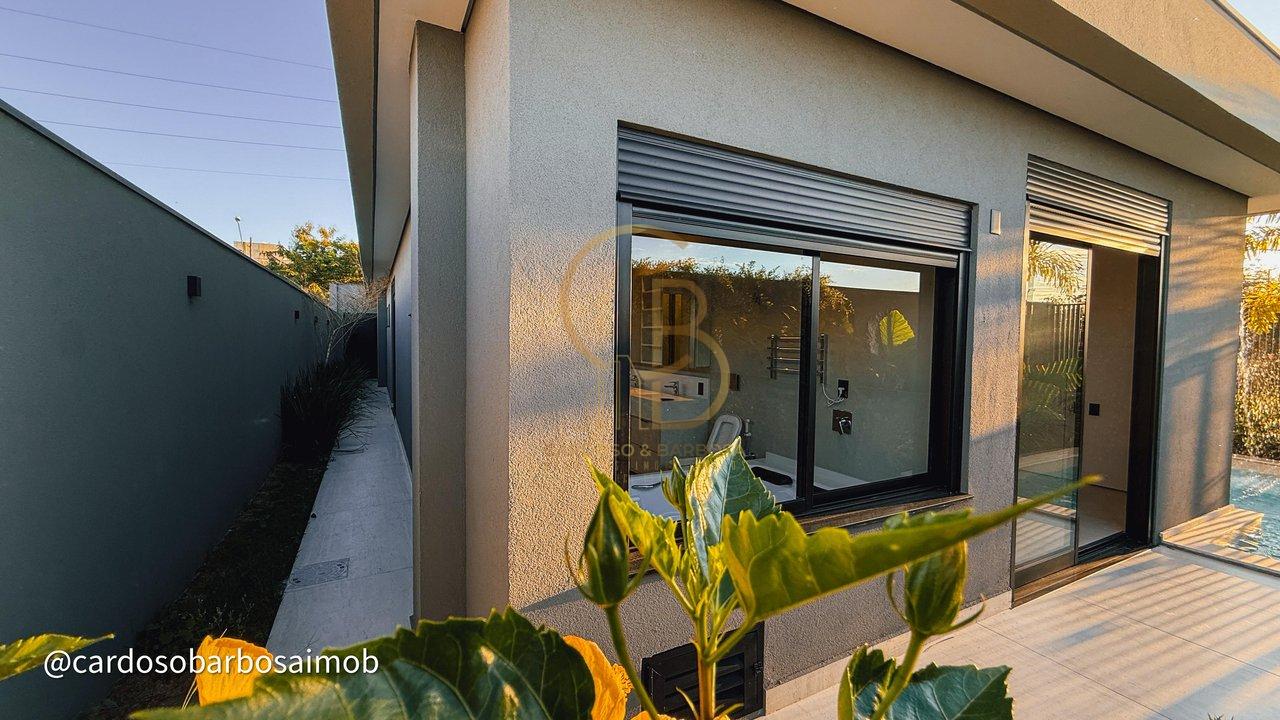 Residência Única no Alphaville II – Esquina Privativa Frente à Natureza Rua Guaraiuva Campo Grande - 