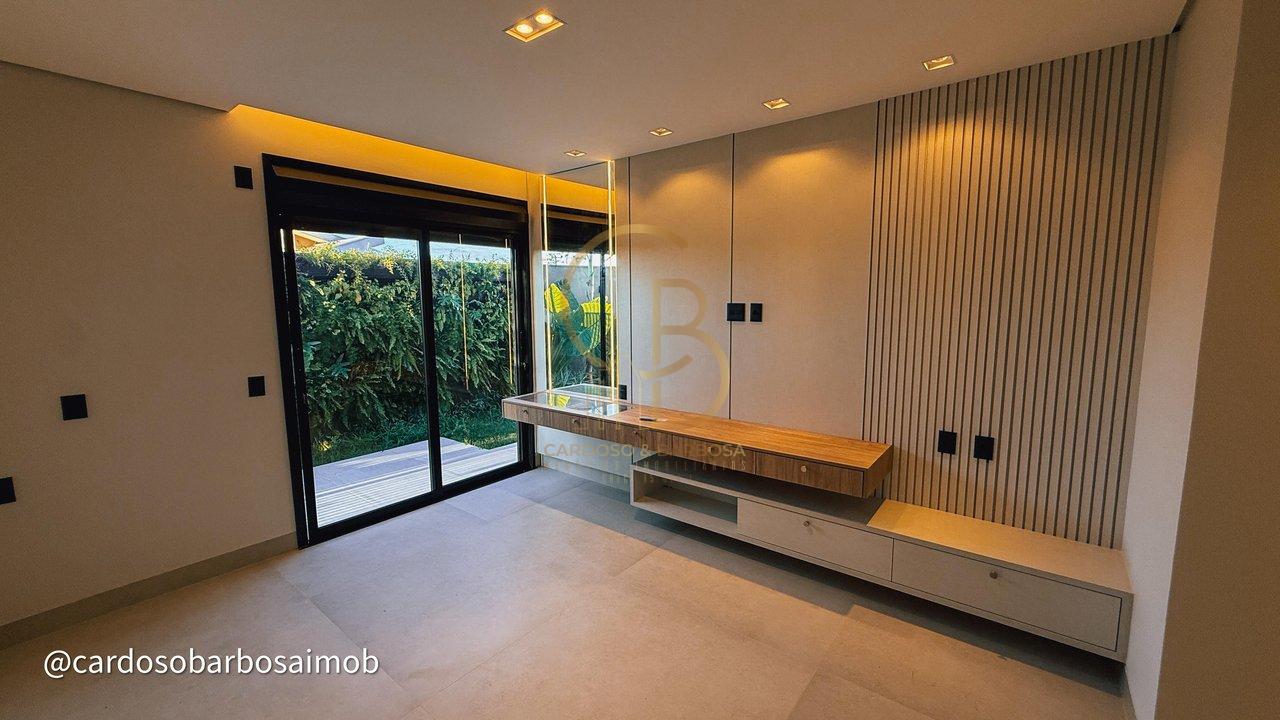 Residência Única no Alphaville II – Esquina Privativa Frente à Natureza Rua Guaraiuva Campo Grande - 