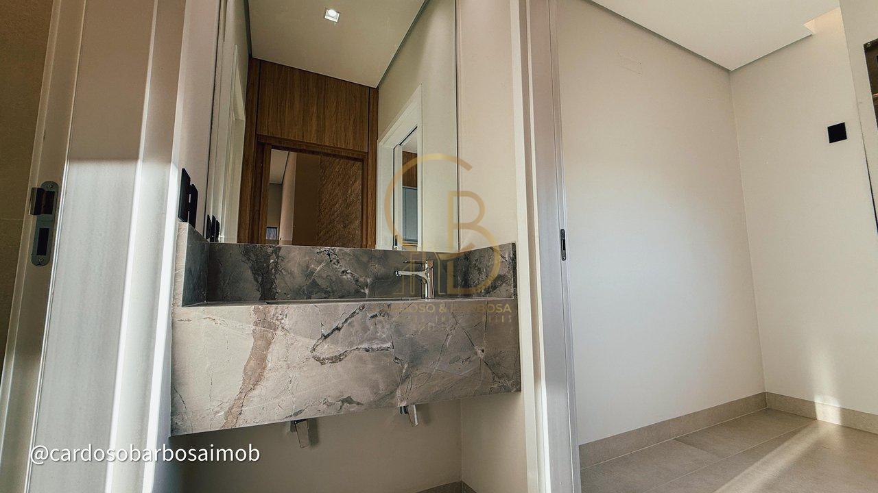 Residência Única no Alphaville II – Esquina Privativa Frente à Natureza Rua Guaraiuva Campo Grande - 