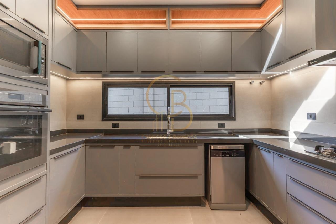 UMA CASA TÉRREA INCRÍVEL COM 4 SUÍTES!  Campo Grande - 