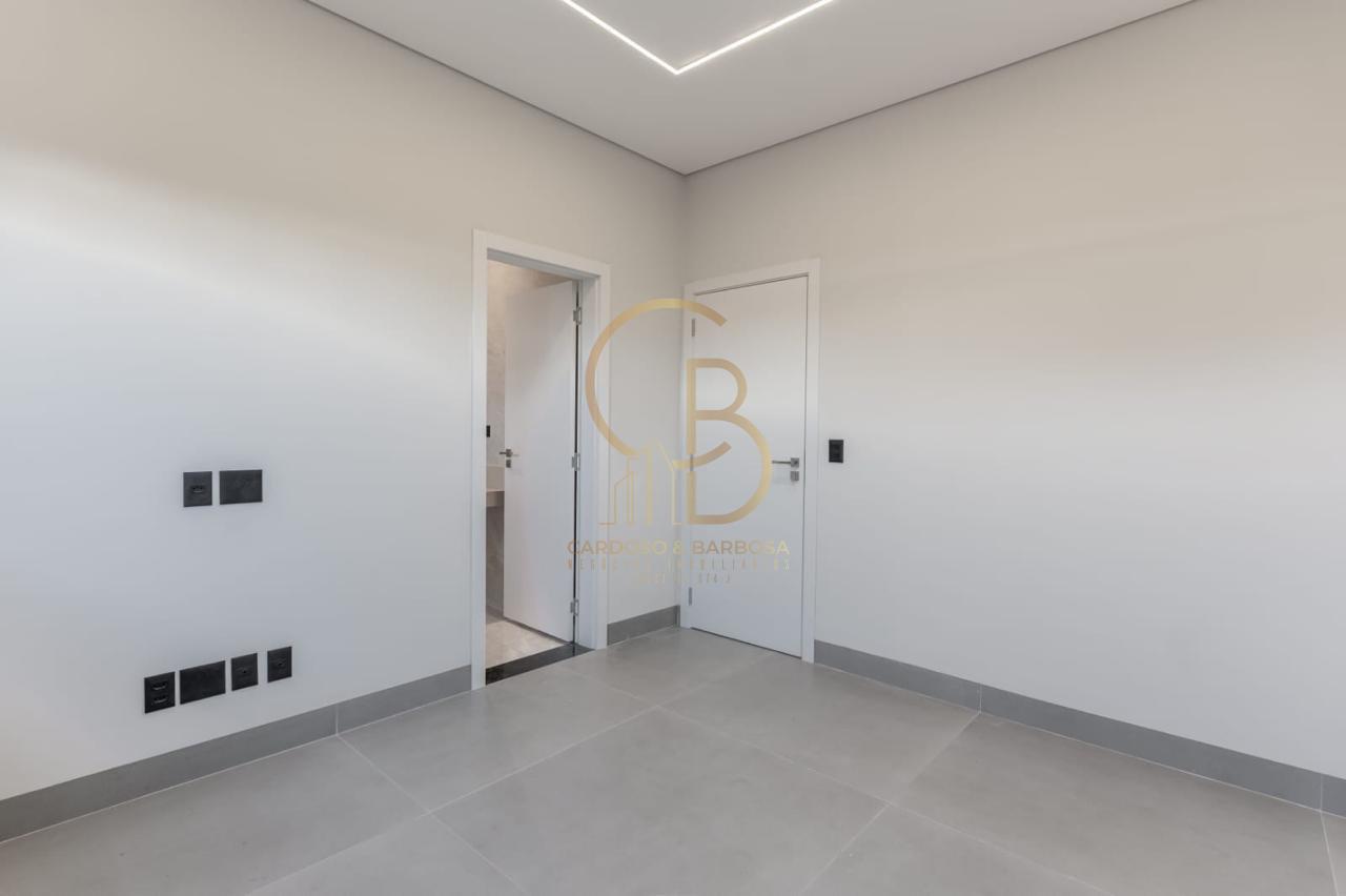 UMA CASA TÉRREA INCRÍVEL COM 4 SUÍTES!  Campo Grande - 