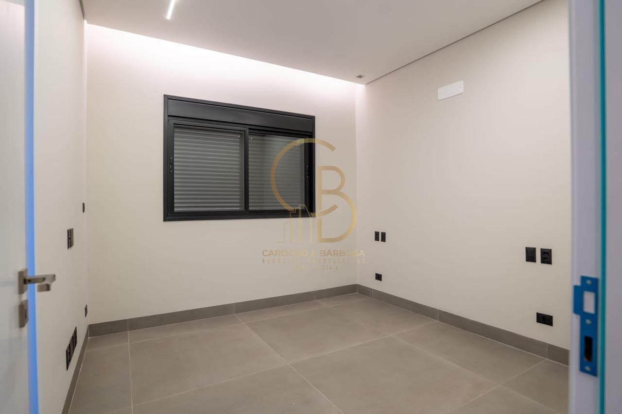 UMA CASA TÉRREA INCRÍVEL COM 4 SUÍTES!  Campo Grande - 