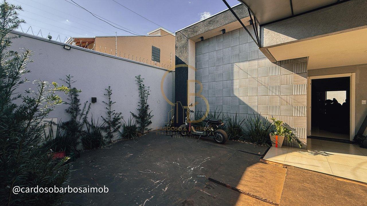 CASA À VENDA COM PARCELAS A ASSUMIR – JARDIM BOTÂNICO / PIONEIRO R. Durval Nantes Campo Grande - 