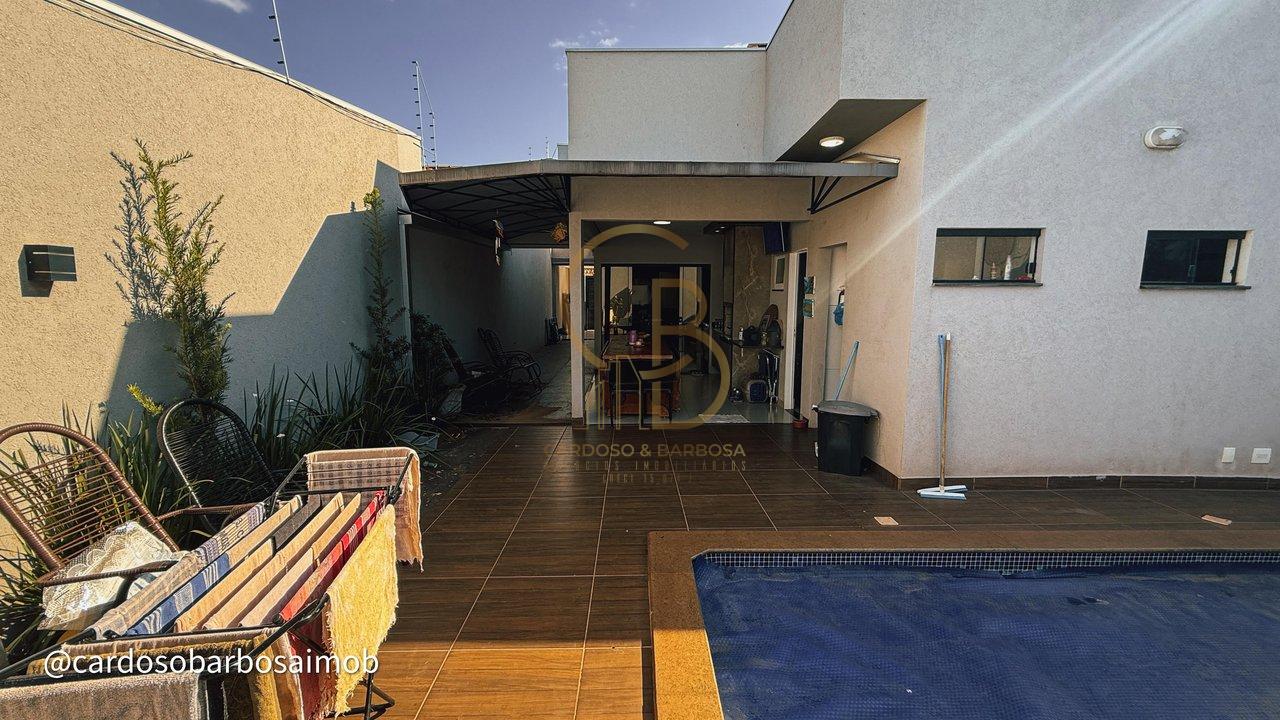 CASA À VENDA COM PARCELAS A ASSUMIR – JARDIM BOTÂNICO / PIONEIRO R. Durval Nantes Campo Grande - 