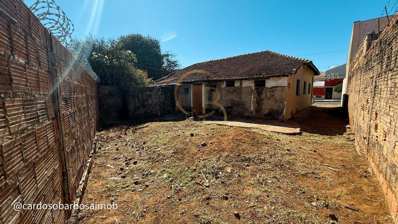 OPORTUNIDADE NO CENTRO - TERRENO À VENDA - Campo Grande - 