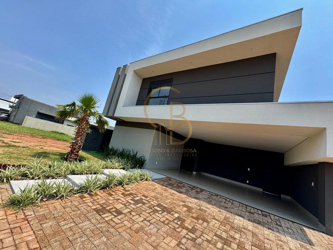 LUXUOSO SOBRADO COM 5 SUÍTES NO ALPHAVILLE 3 – COM MÓVEIS PLANEJADOS E ENERGIA SOLAR!  Campo Grande - 
