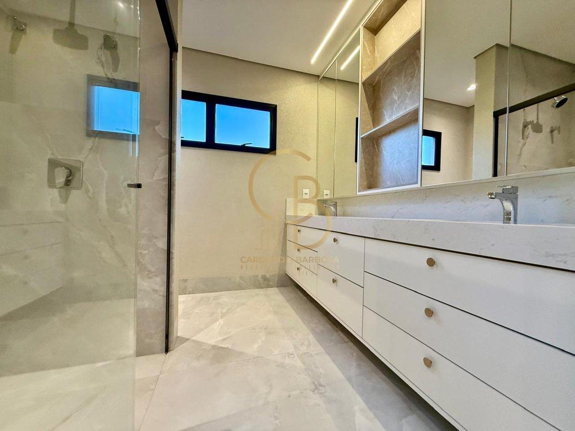 SOBRADO E SOFISTICADO COM ELEVADOR E 4 SUÍTES – CONFORTO E ELEGÂNCIA EM CADA DETALHE!  Campo Grande - 