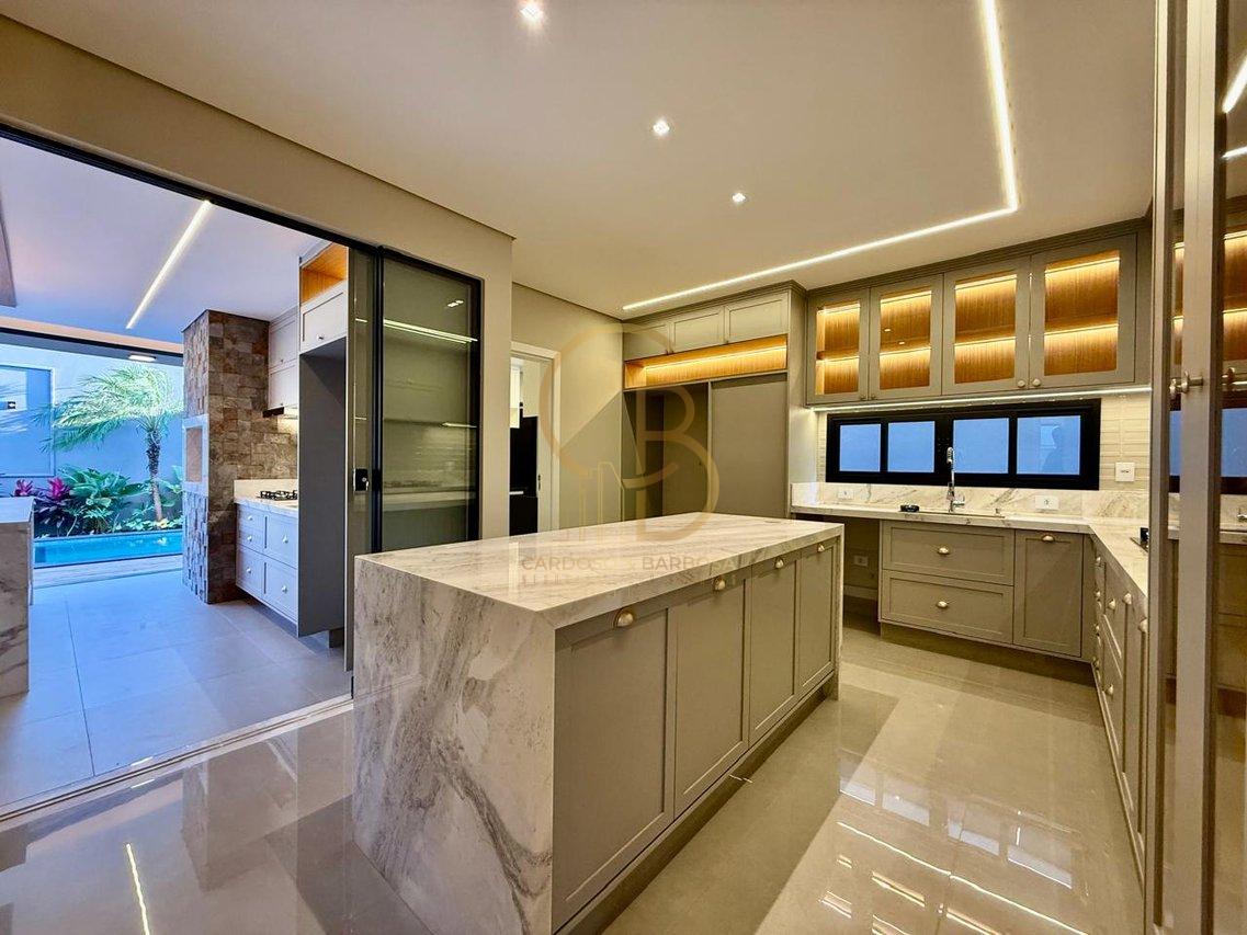 SOBRADO E SOFISTICADO COM ELEVADOR E 4 SUÍTES – CONFORTO E ELEGÂNCIA EM CADA DETALHE!  Campo Grande - 