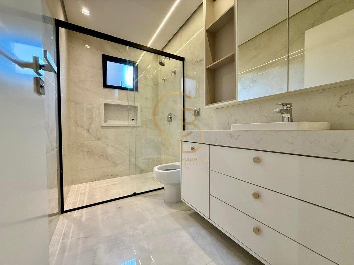 SOBRADO E SOFISTICADO COM ELEVADOR E 4 SUÍTES – CONFORTO E ELEGÂNCIA EM CADA DETALHE!  Campo Grande - 