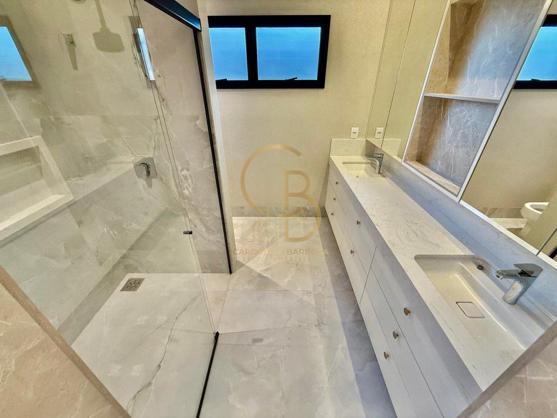SOBRADO E SOFISTICADO COM ELEVADOR E 4 SUÍTES – CONFORTO E ELEGÂNCIA EM CADA DETALHE!  Campo Grande - 